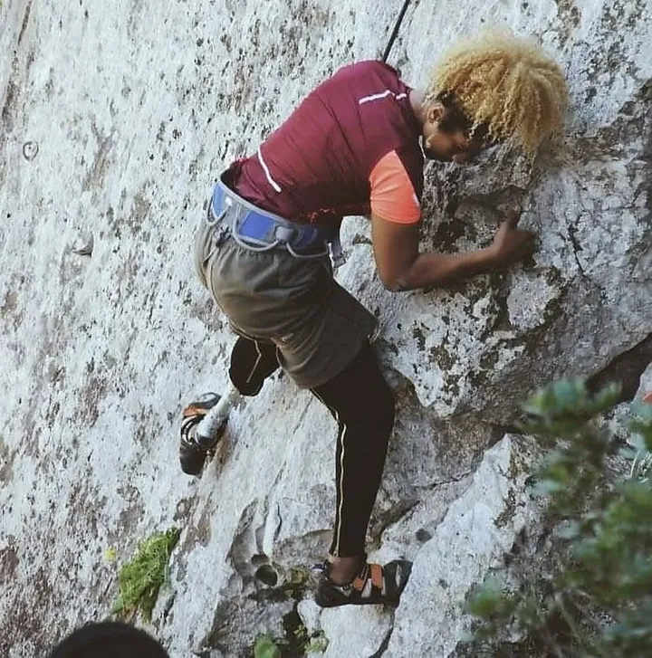 Escalade d’une paroi.